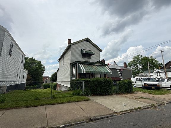 3rd image of 107 W 14th Ave