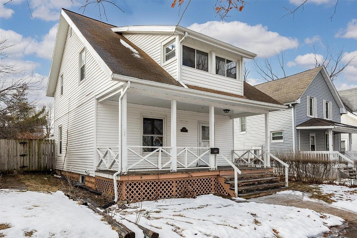 1327 Hinkley Ave NW, Cedar Rapids, IA 52405 | Zillow