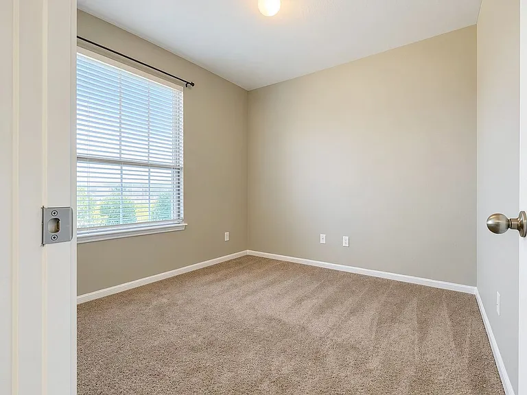 2210 Hayes St — Photo 8