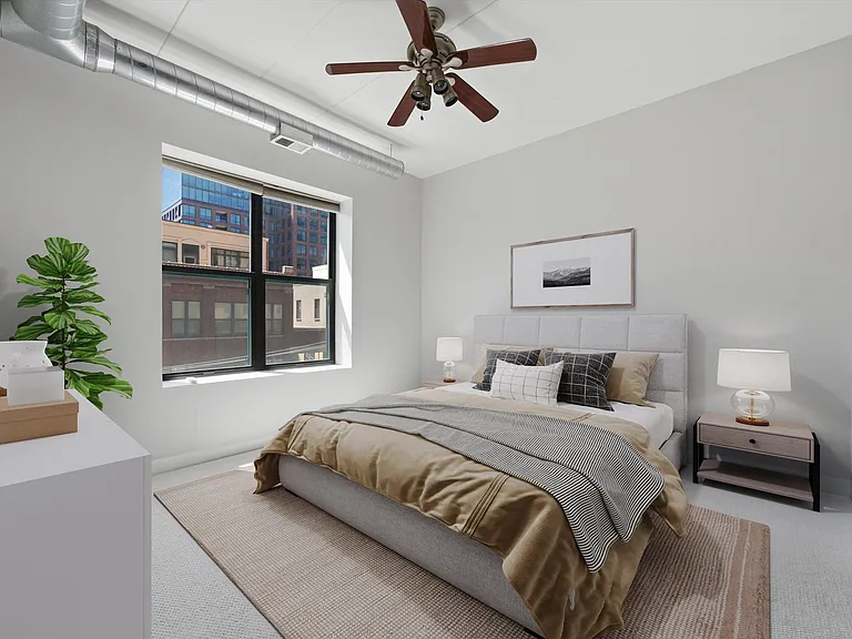 920 W Madison St #B4 — Photo 8