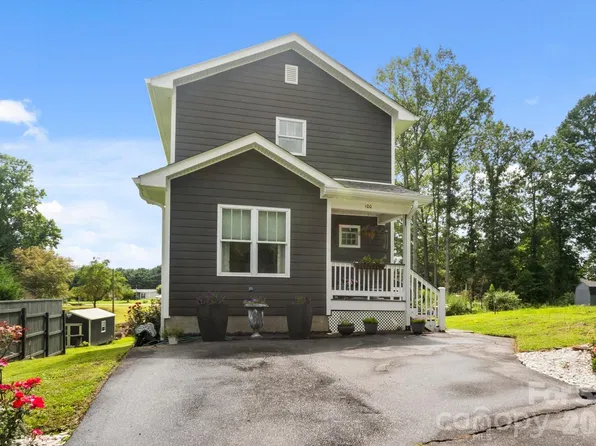 100 Victoria Springs Dr, Flat Rock, NC 28731