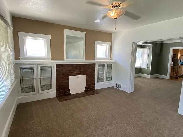 227 N 400 E — Photo 4