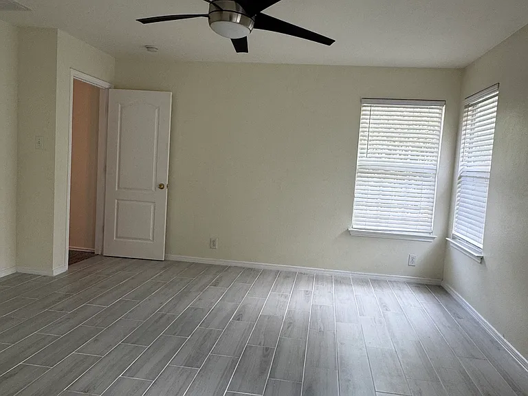 9338 Bartlett Fls — Photo 14
