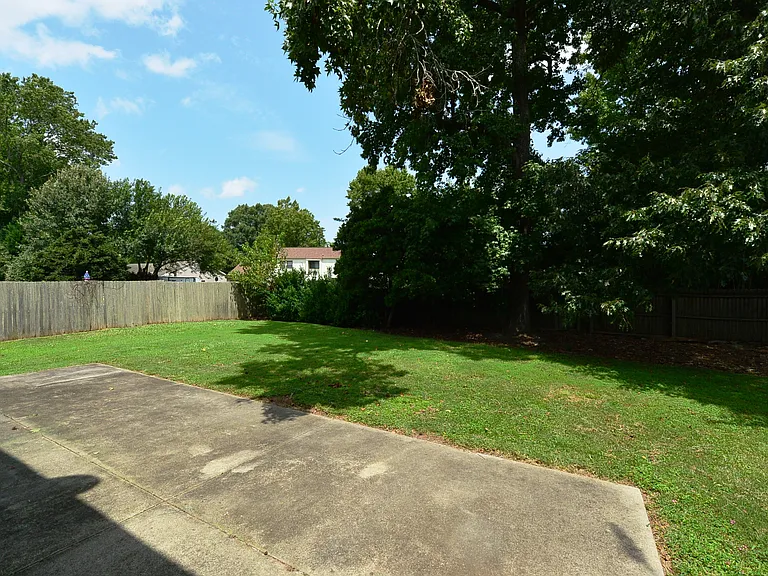 1548 Beachview Dr — Photo 26