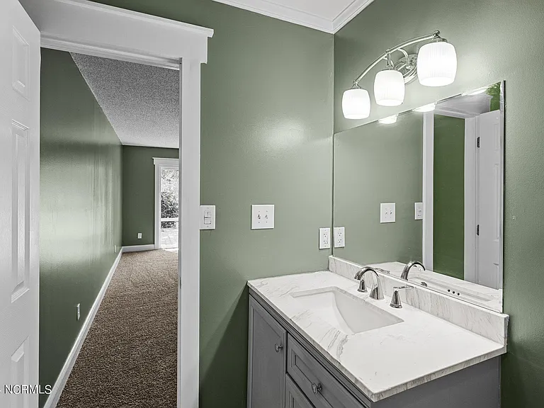 5722 Gondolier Dr — Photo 31