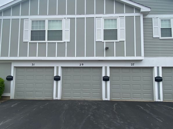 29 Wildwood Ct, Vernon Hills, IL 60061