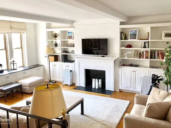 299 West 12th Street image 1 of 7