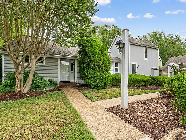 320 Littletown Quarter — Photo 1