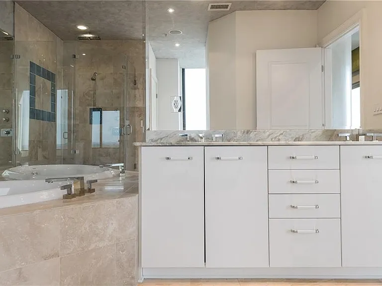 2828 Peachtree Rd NE #1903 — Photo 29