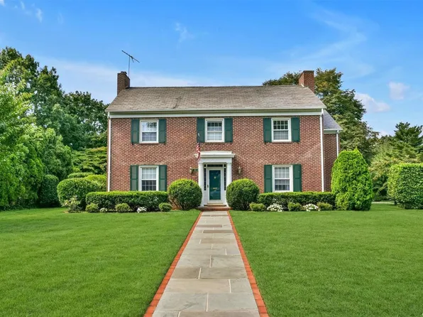 40 Prospect Avenue, Garden City, NY 11530