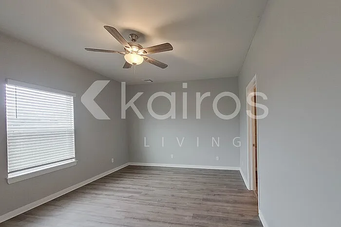 905 NW 4th St — Photo 11