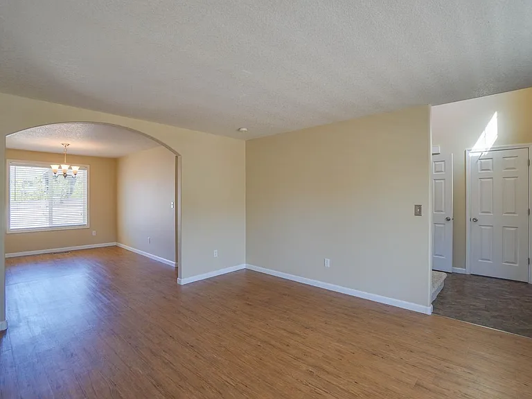 1122 NW 148th Cir — Photo 10