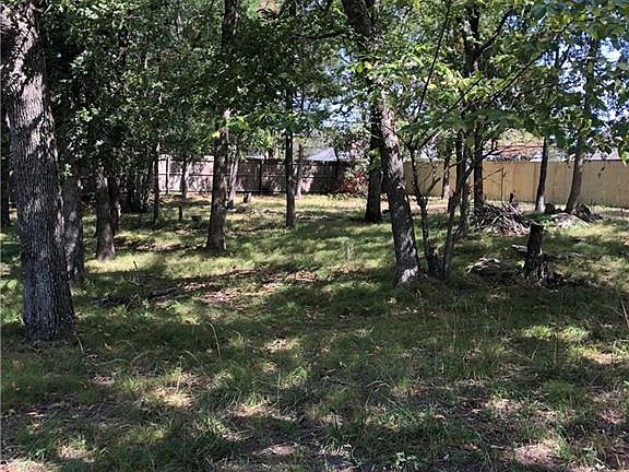3rd image of 1012 Pecan Dr #4