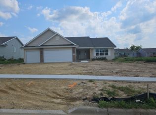 438 Blue Spruce Dr, Poplar Grove, IL 61065