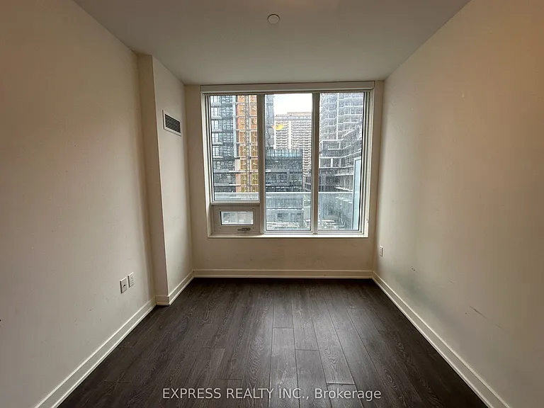 99 Broadway Ave #516 — Photo 4