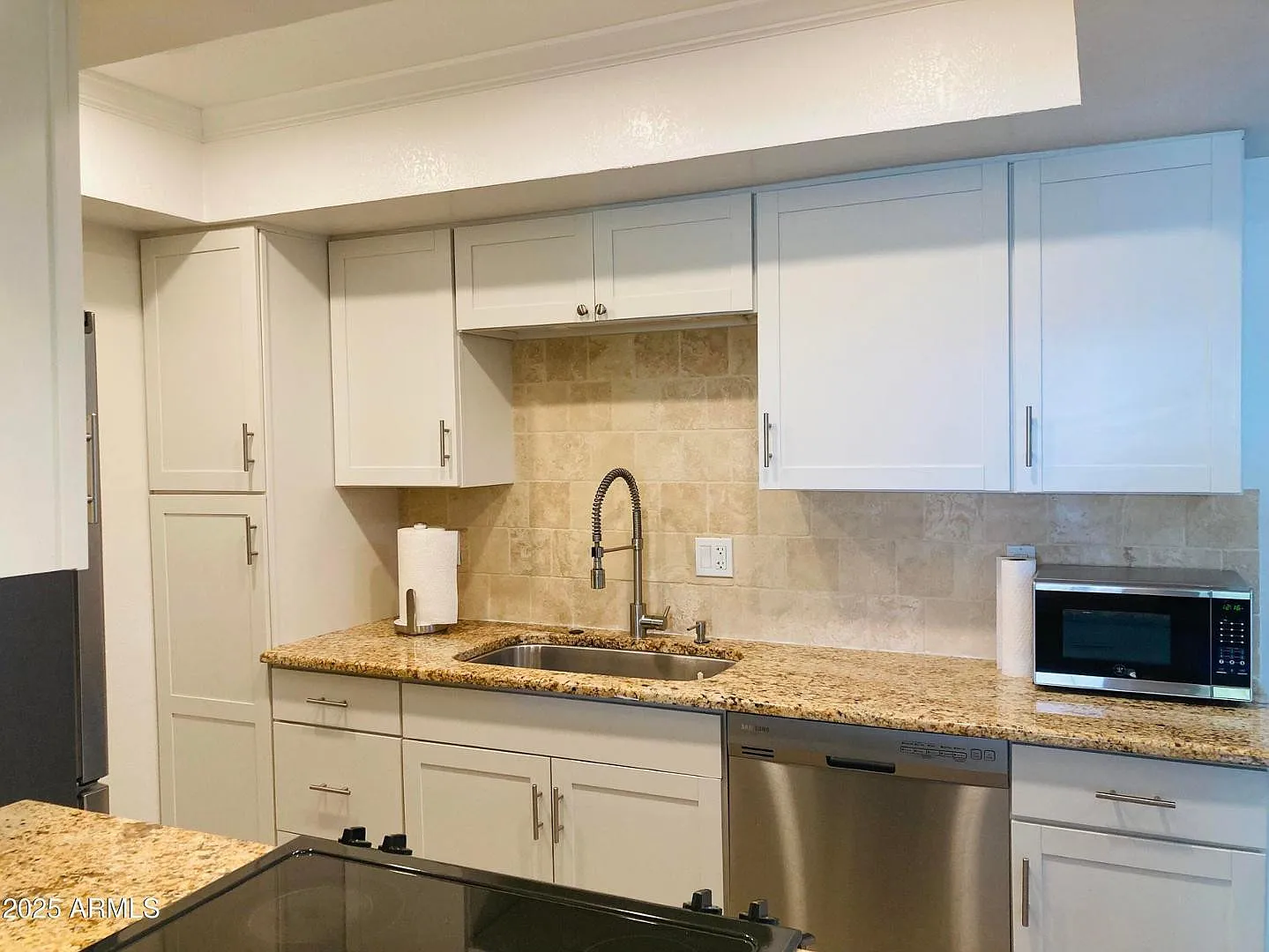 2 bed, 2.0 bath, 950 sqft, $1,875 — Photo 2