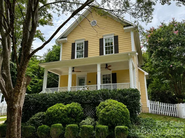 14015 Garden District Row, Huntersville, NC 28078