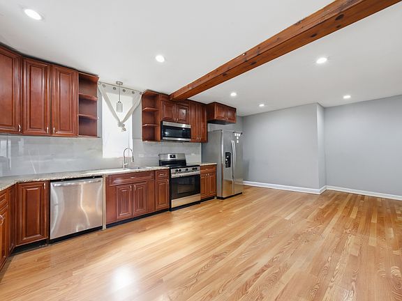 3rd image of 4915 W 30th St