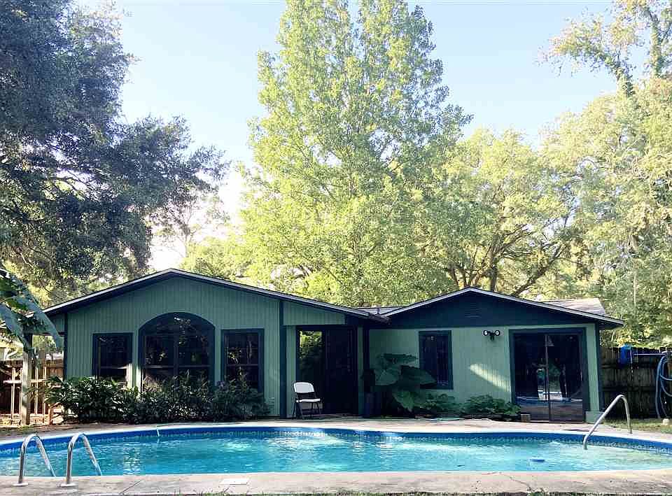 1st image of 2008 Woodstock Ln
