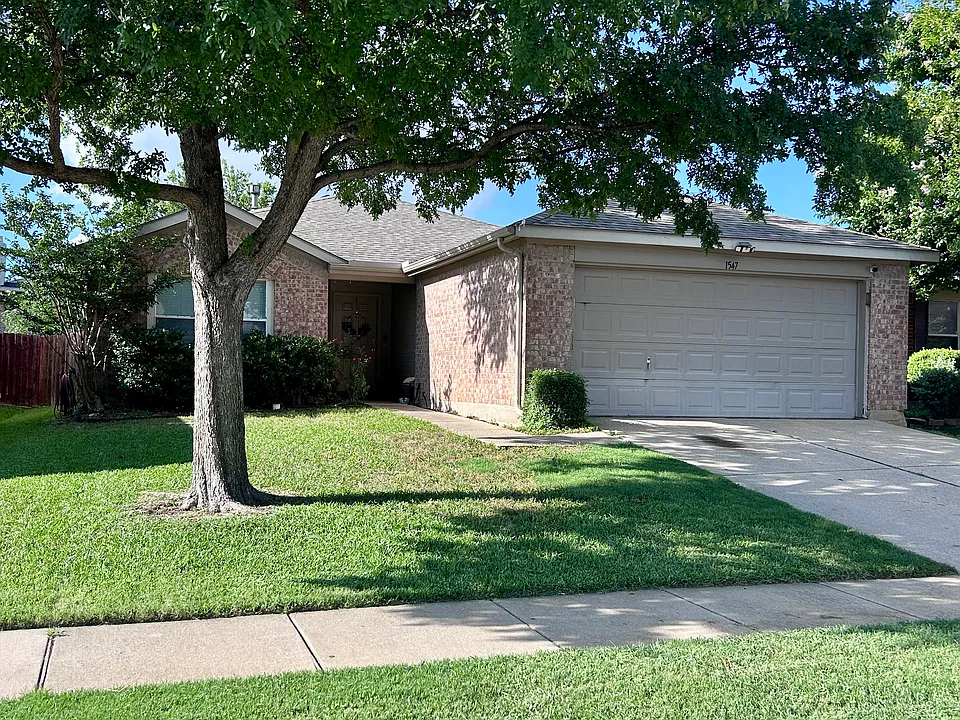 1547 Thornhill Ln
