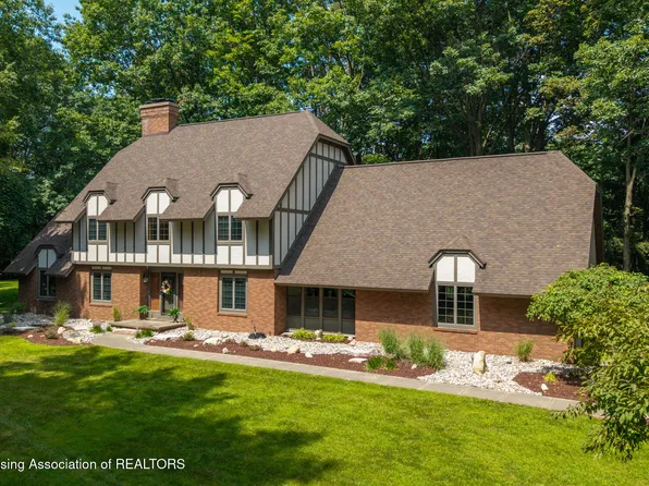 345 Winterberry Ln, Okemos, MI 48864