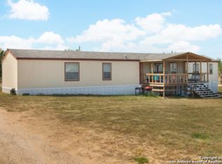 102 County Road 2662, Moore, TX 78057