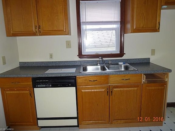 5th image of 145 Beverly Ct