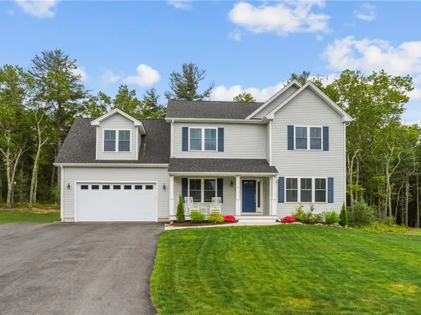 4 Overlook Cir, Coventry, RI 02816