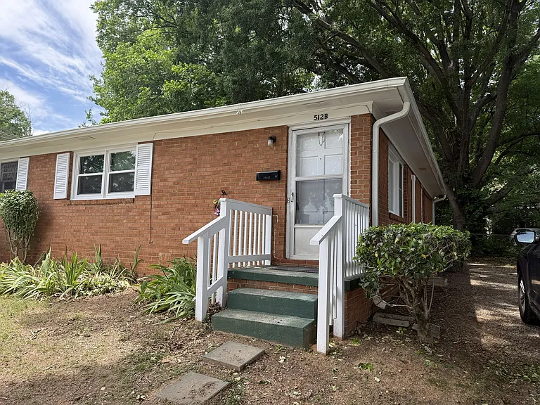 512 W Florida St #B — Photo 3