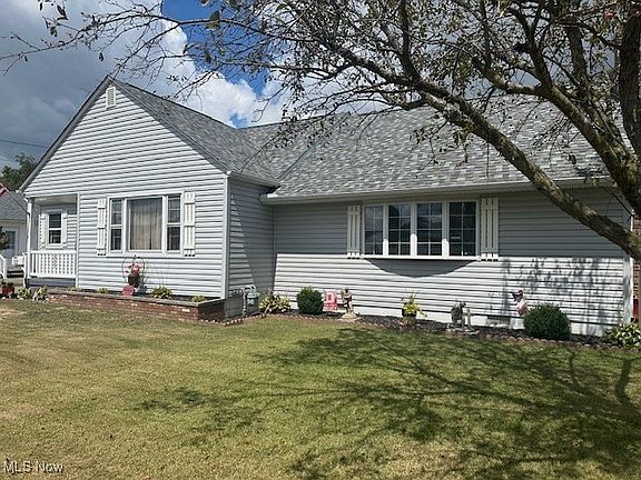 3rd image of 525 Smithfield Ave