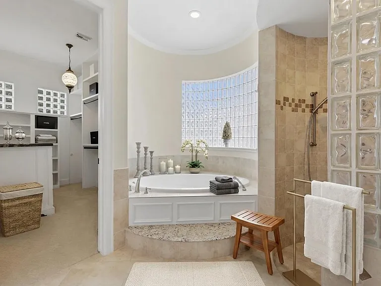 3315 Riviera Dr — Photo 25
