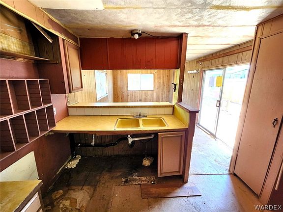 3rd image of 3745 E Ryan Avenue