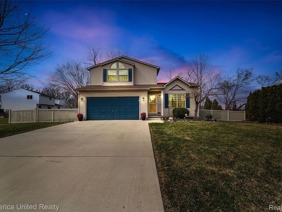 1st image of 785 Eagle Heights Dr