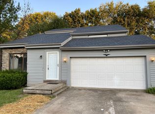 8921 Thelma Ln, Louisville, KY 40220