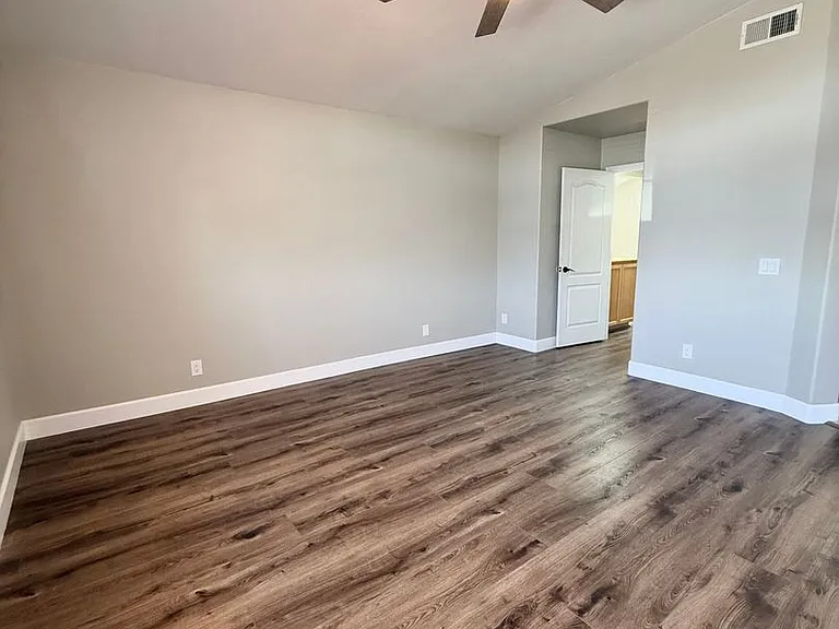 1019 Nanette Ln — Photo 24
