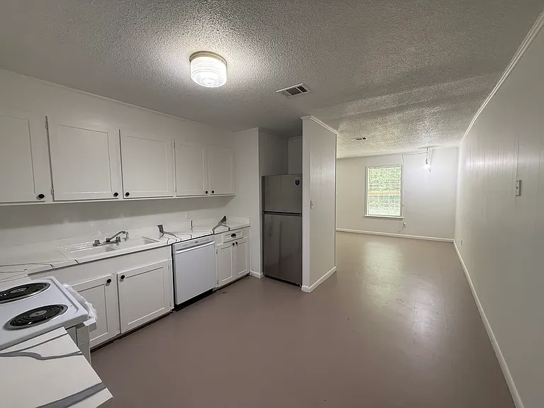 112 N Cox Ave #4 — Photo 9