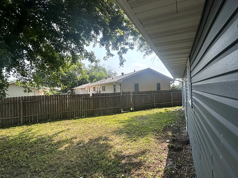 1205 SE Belmont Dr — Photo 24