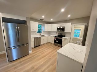 9 Carriage Shop Rd, East Falmouth, MA 02536