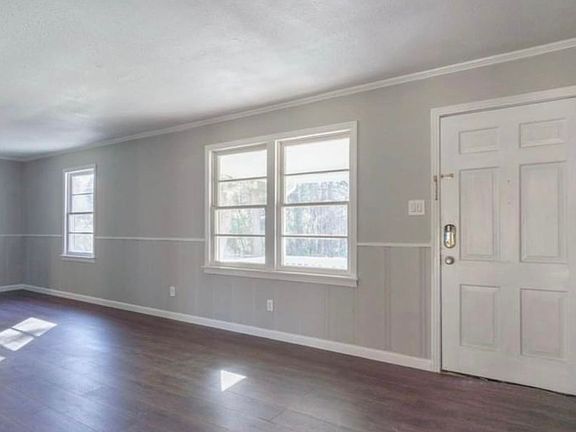 4th image of 2802 Tryon Rd