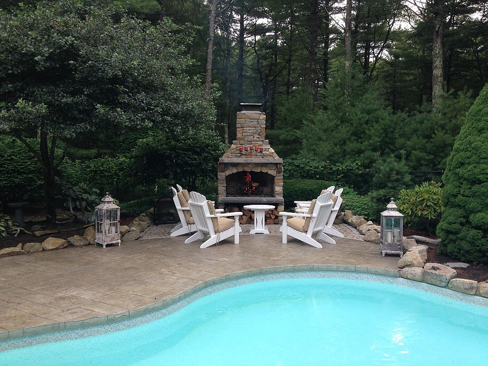 2nd image of 11 Rosewood Dr