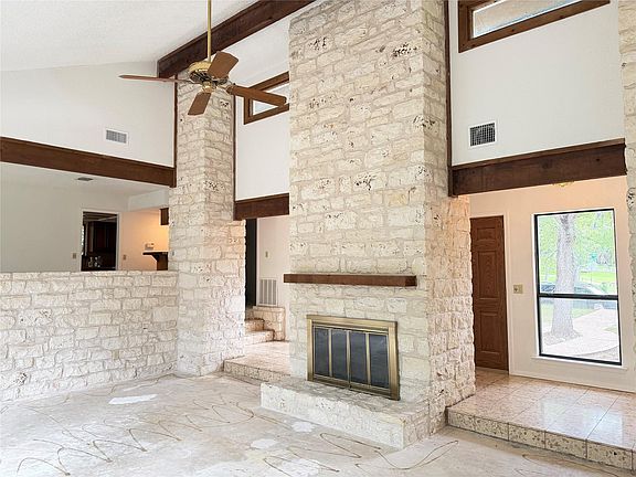 5th image of 7509 Hart Ln
