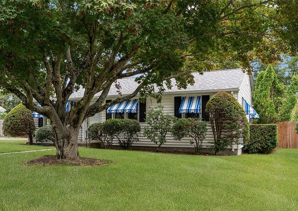 1st image of 18 Laurel Ln