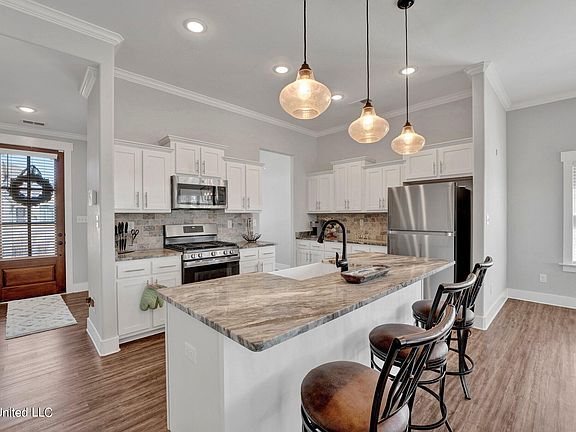 2nd image of 1717 Lia Ln