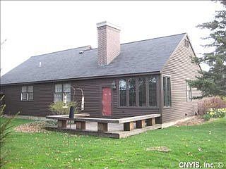 2nd image of 15 Artisan Way