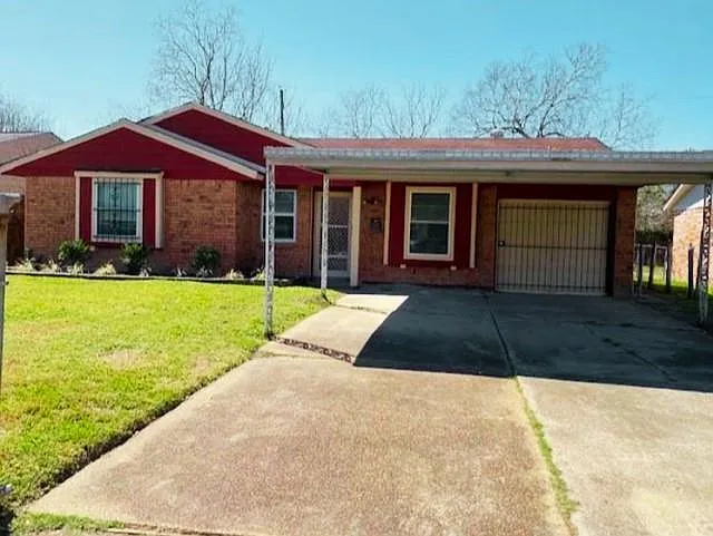 10902 Segrest Dr