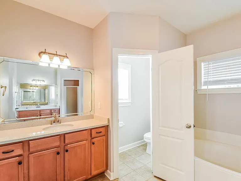 1275 Heritage Lake Dr — Photo 12