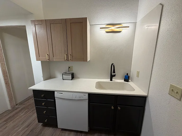542 Benson Ave SW #208ENSUITE — Photo 9