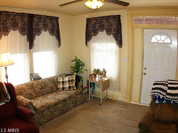 2nd image of 6013 Glenoak Ave