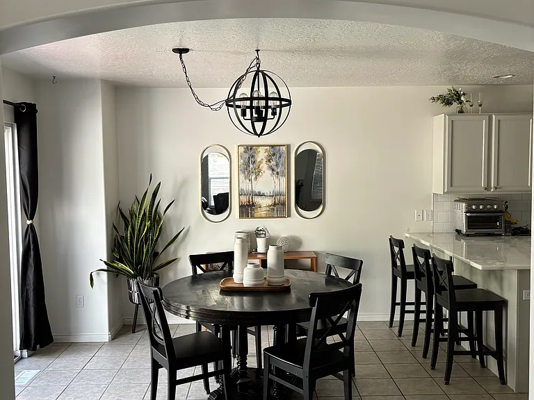 1159 S 1410 E — Photo 3