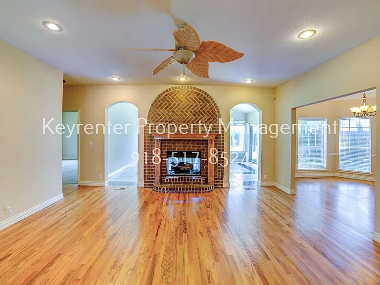 10119 S College Pl — Photo 21